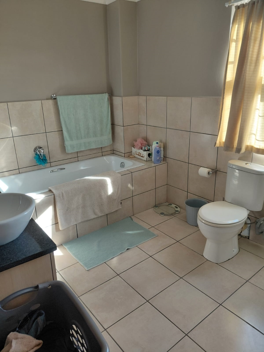 3 Bedroom Property for Sale in Villa Diamante Western Cape